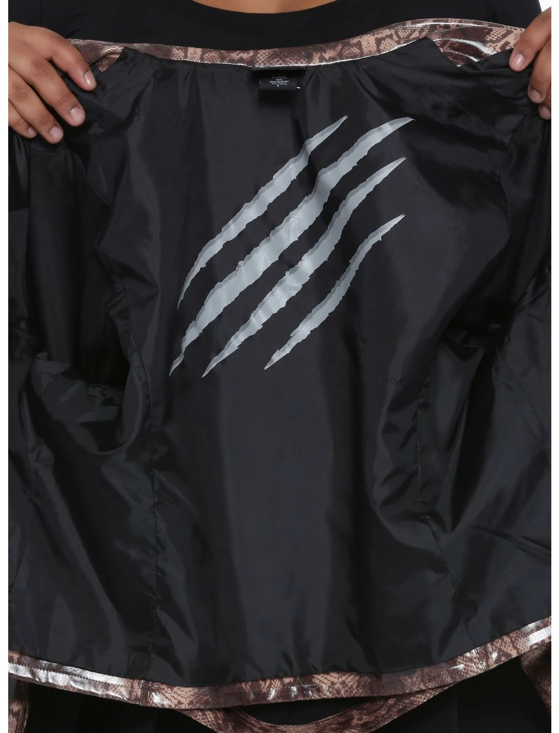 HUNIVERS Her Universe Wonder Woman 1984 Cheetah Crop Moto Jacket Plus Size 4 HUNIVERS Her Universe Wonder Woman 1984 Cheetah Crop Moto Jacket Plus Size - Image 4